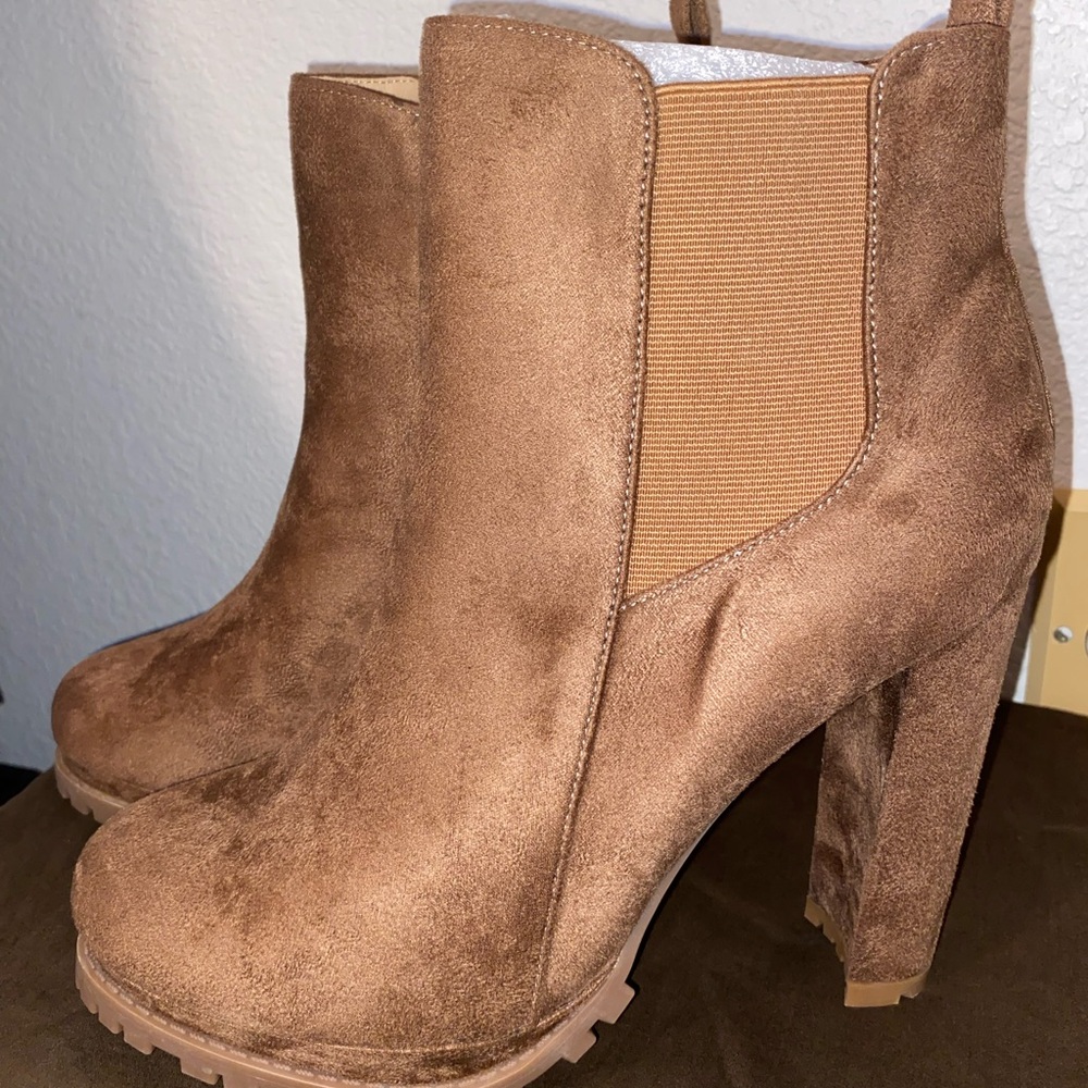 SHEIN Brown Heeled Boots with Chunky Heel